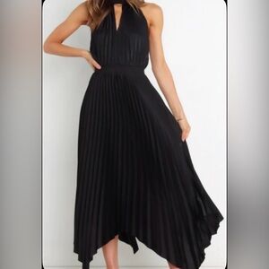 Petal & Pup Black Pleated Maxi Dress